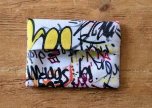 Grafitti mintás zero waste szappantasak, utazáshoz